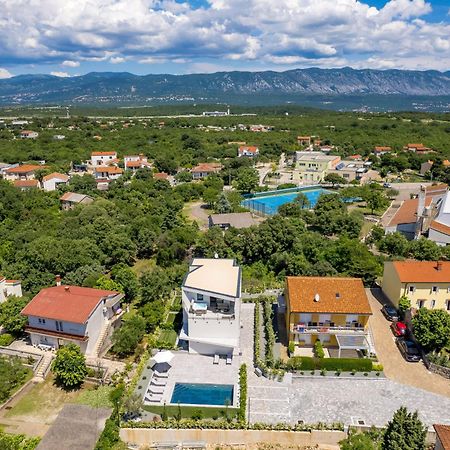 Appartments Adriatic Omisalj Bagian luar foto