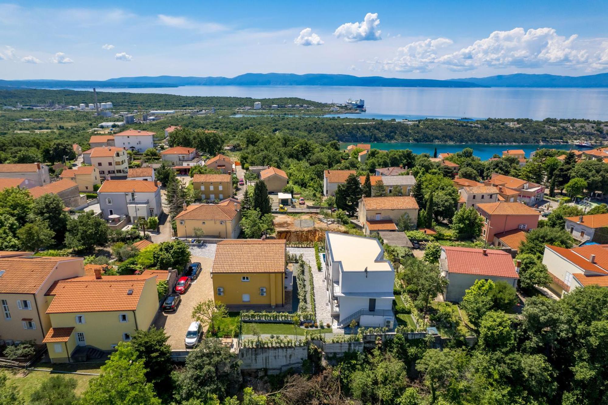 Appartments Adriatic Omisalj Bagian luar foto