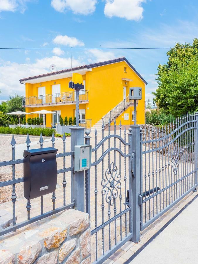 Appartments Adriatic Omisalj Bagian luar foto