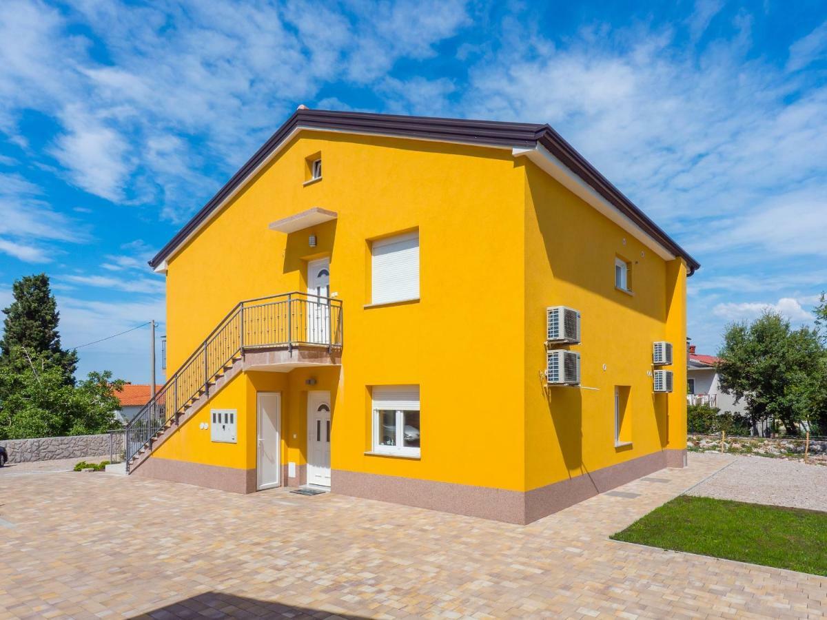 Appartments Adriatic Omisalj Bagian luar foto