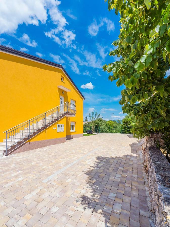 Appartments Adriatic Omisalj Bagian luar foto