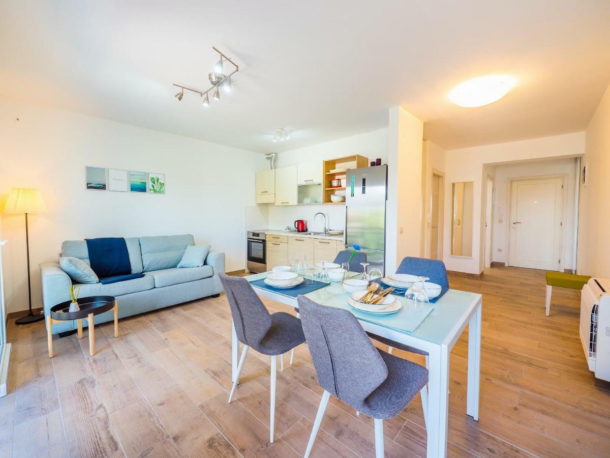 Appartments Adriatic Omisalj Bagian luar foto