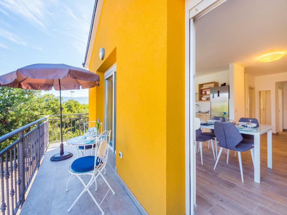 Appartments Adriatic Omisalj Bagian luar foto