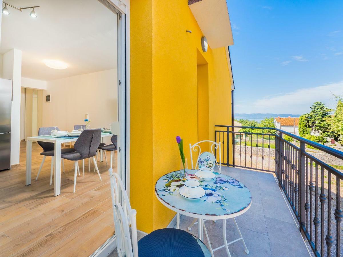 Appartments Adriatic Omisalj Bagian luar foto